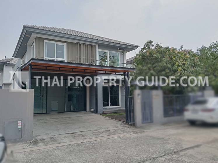 House with Shared Pool for rent in Bangnatrad
